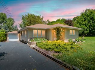 68334 Apple Ln, Benton Harbor, MI 49022
