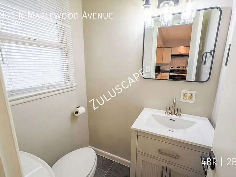 1901 N Maplewood Ave — Photo 11