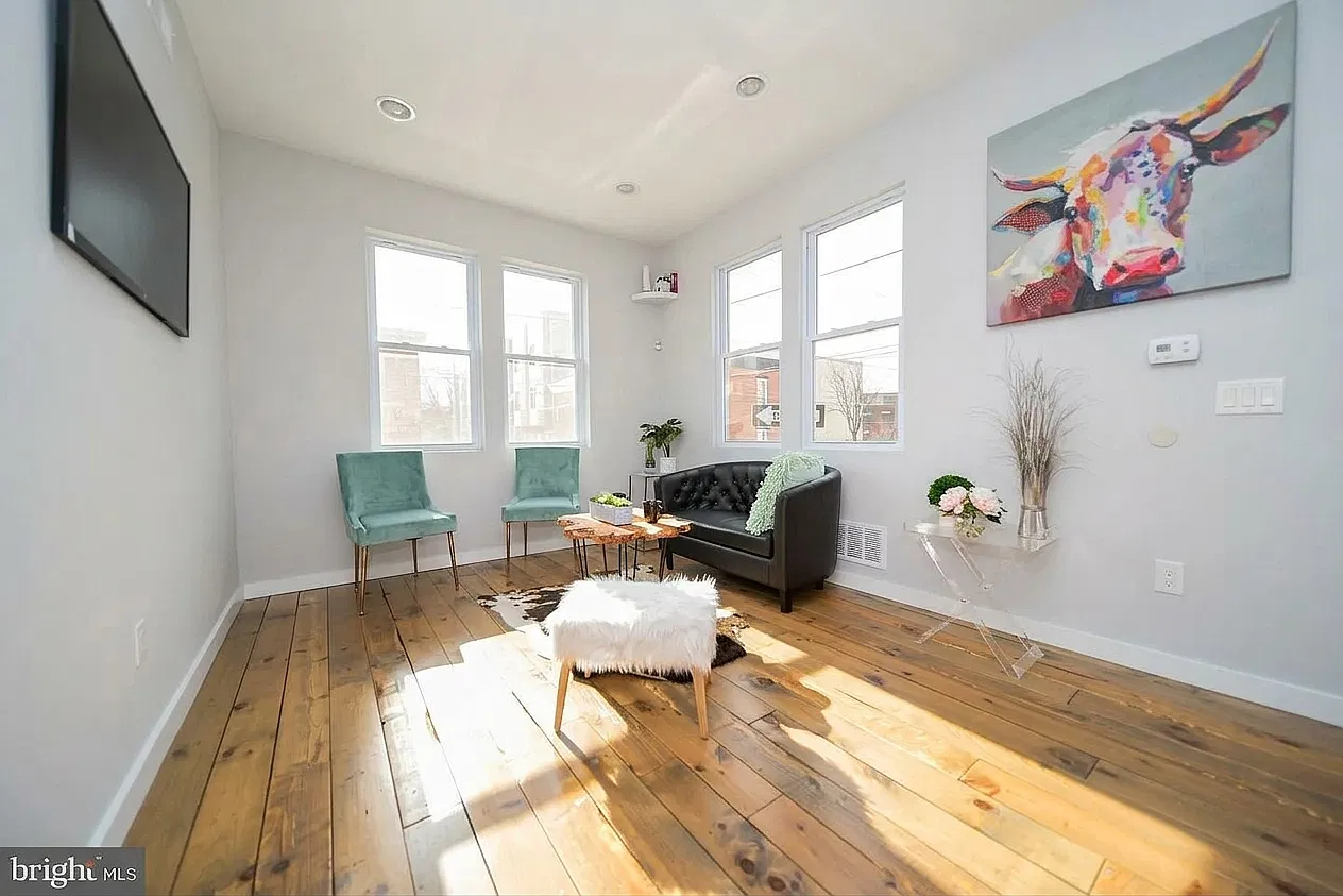 3-Bedroom East Kensington Townhome with Roof Deck & Central Air — Photo 1