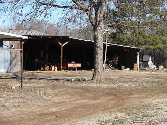 2nd image of 2319 Bradley Gin Rd