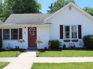 303 N Franklin St, Mentone, IN