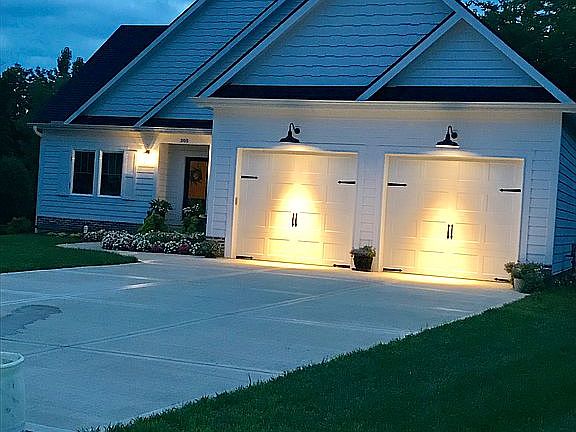 Exterior Garage Lighting