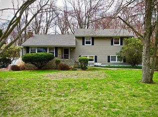 20 Redcoat Rd, Norwalk, CT 06850