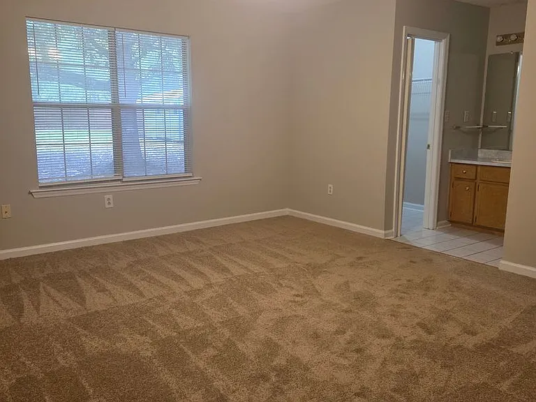 907 Canyon Ct — Photo 12