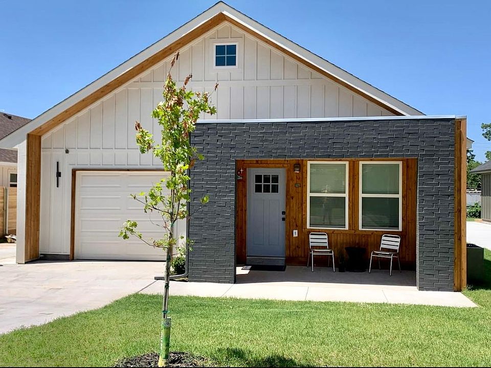 1st image of 629 SE 38th St
