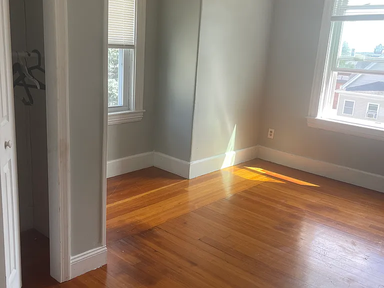 15 Hoyle St #3 — Photo 4