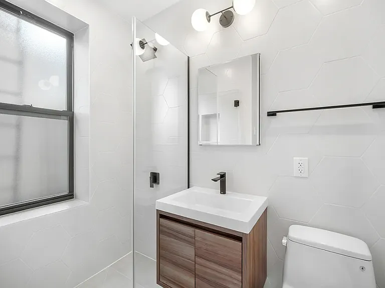 106 E 7th St #3E — Photo 9