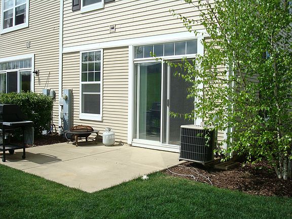 Private Backyard Patio area!