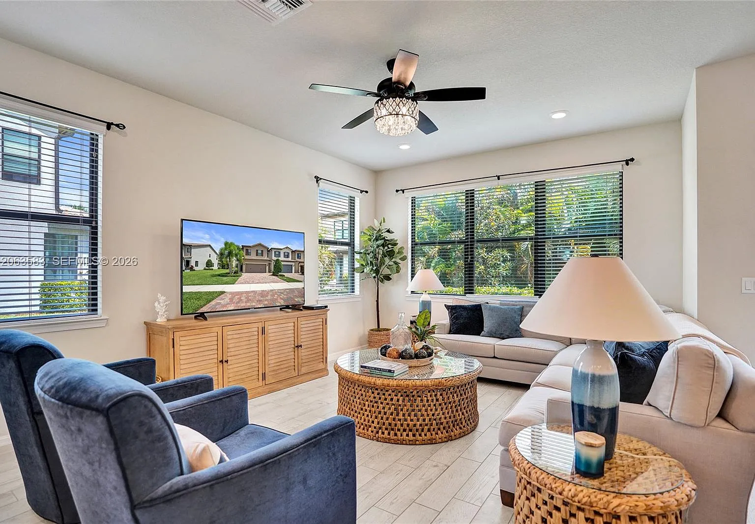 3 bed, 2.5 bath, 1895 sqft, $3,400 — Photo 4