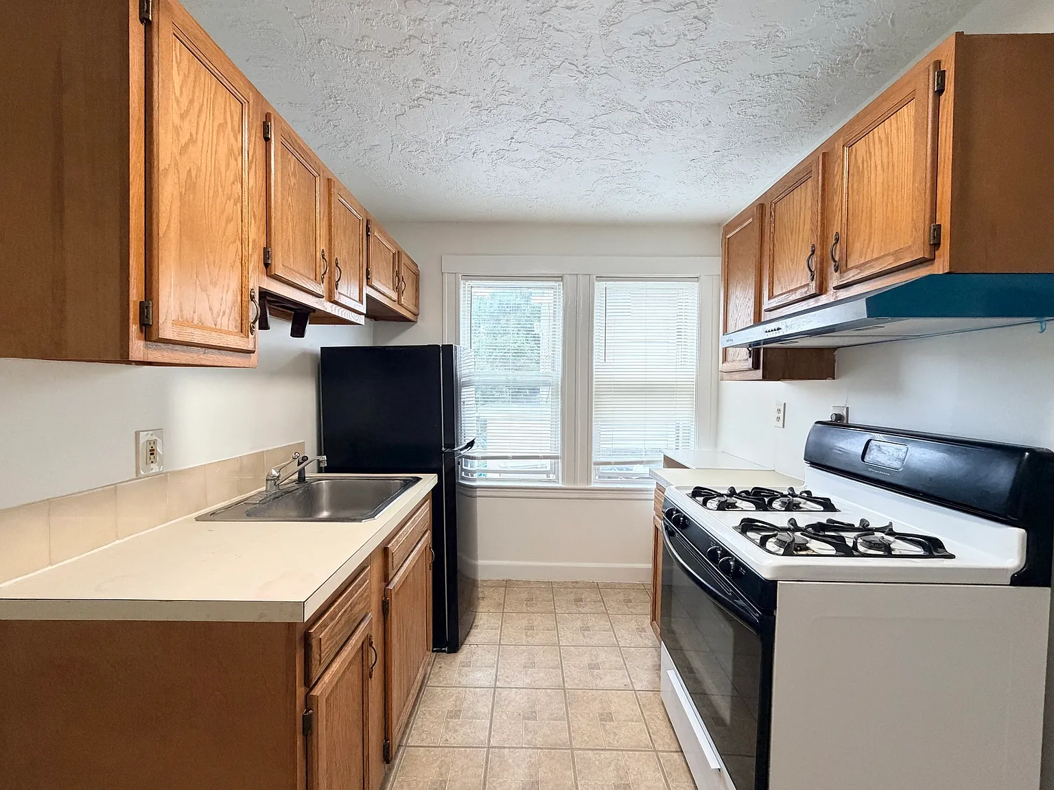 1 bed, 1.0 bath, 700 sqft, $2,300 — Photo 4