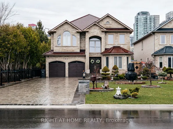 99 Fairview Rd W, Mississauga, ON L5B 1K7
