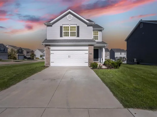 522 Palisades Dr, Saint Charles, MO 63301