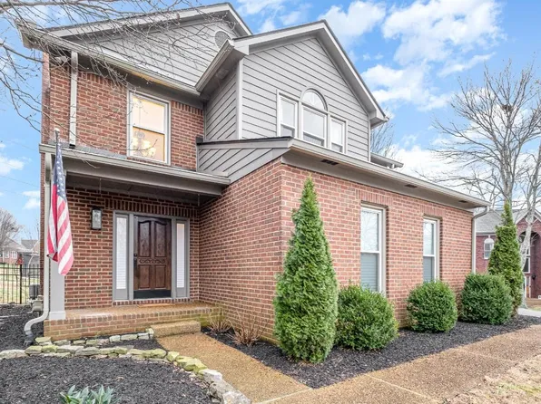 661 Pembroake Ln, Franklin, TN 37064