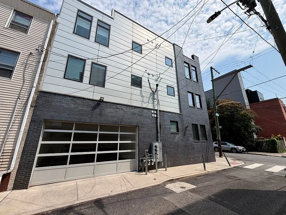 113 Master St #C