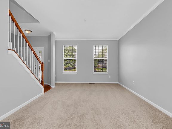4th image of 207 Solar Dr