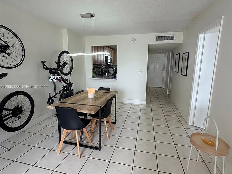 2903 N Miami Beach Blvd #406 — Photo 11