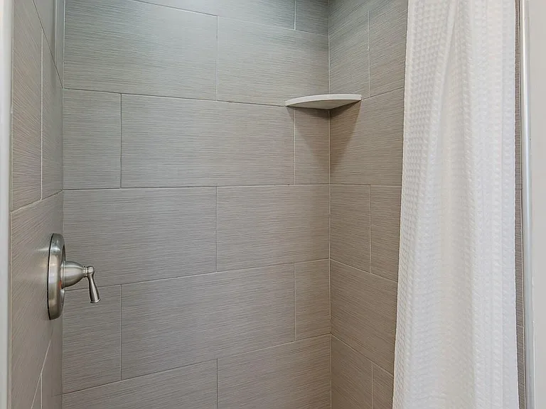 122 W Houstonia Ave — Photo 30
