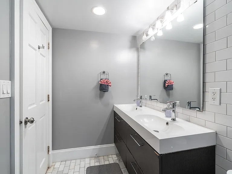 403 P St NW #B — Photo 11