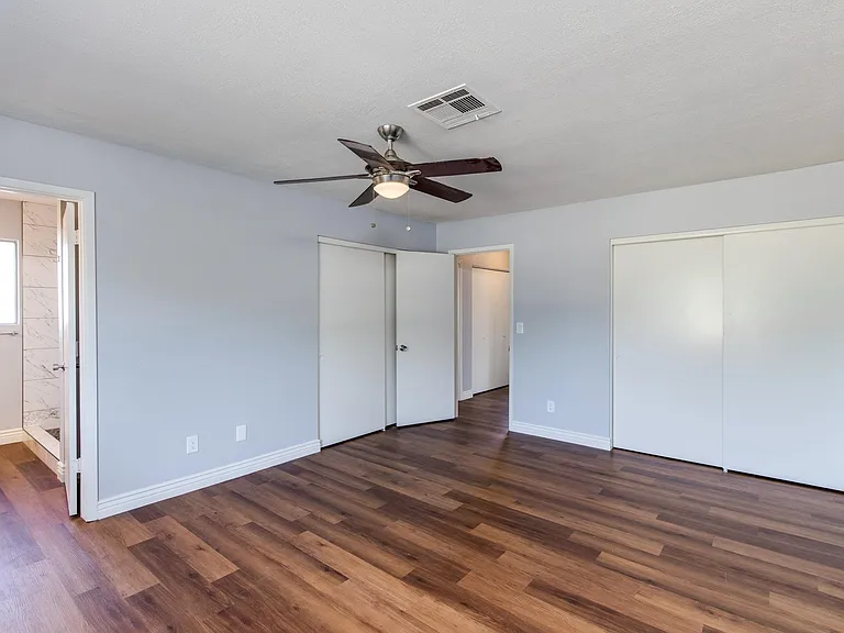 708 E Aire Libre Ave — Photo 11