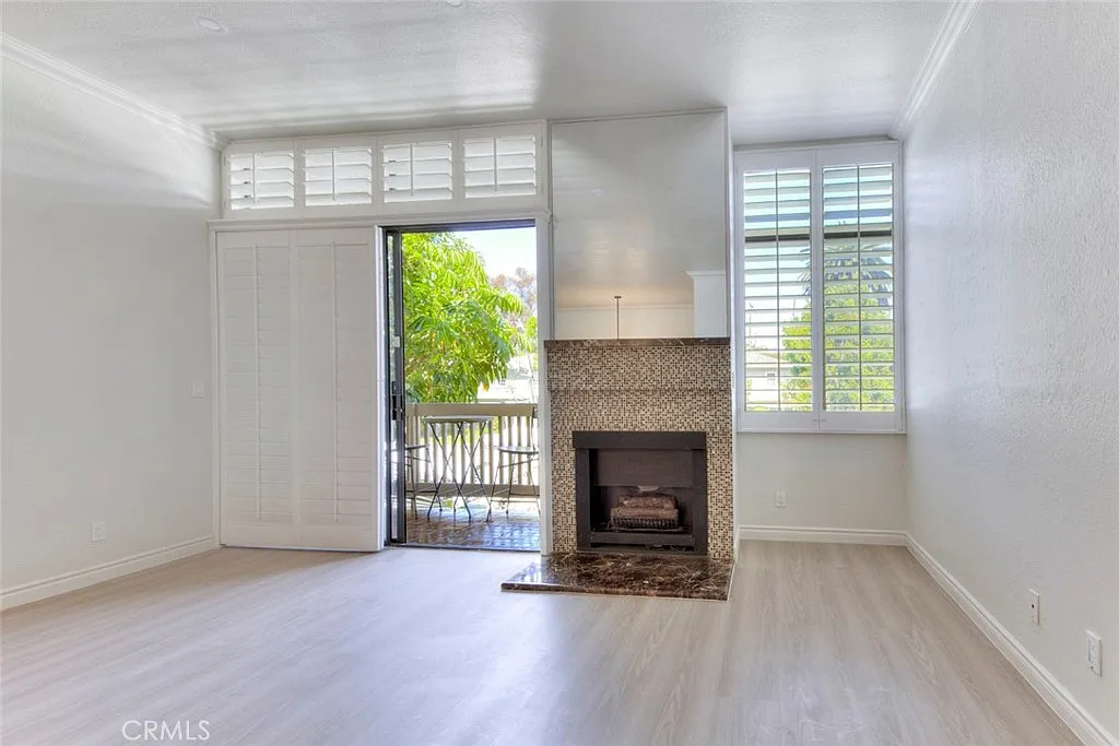 2 bed, 1080 sqft, $3,280 — Photo 4