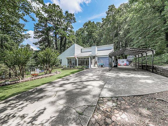 4th image of 221 Apple Branch Dr