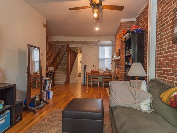 3rd image of 1922 Gough St #1