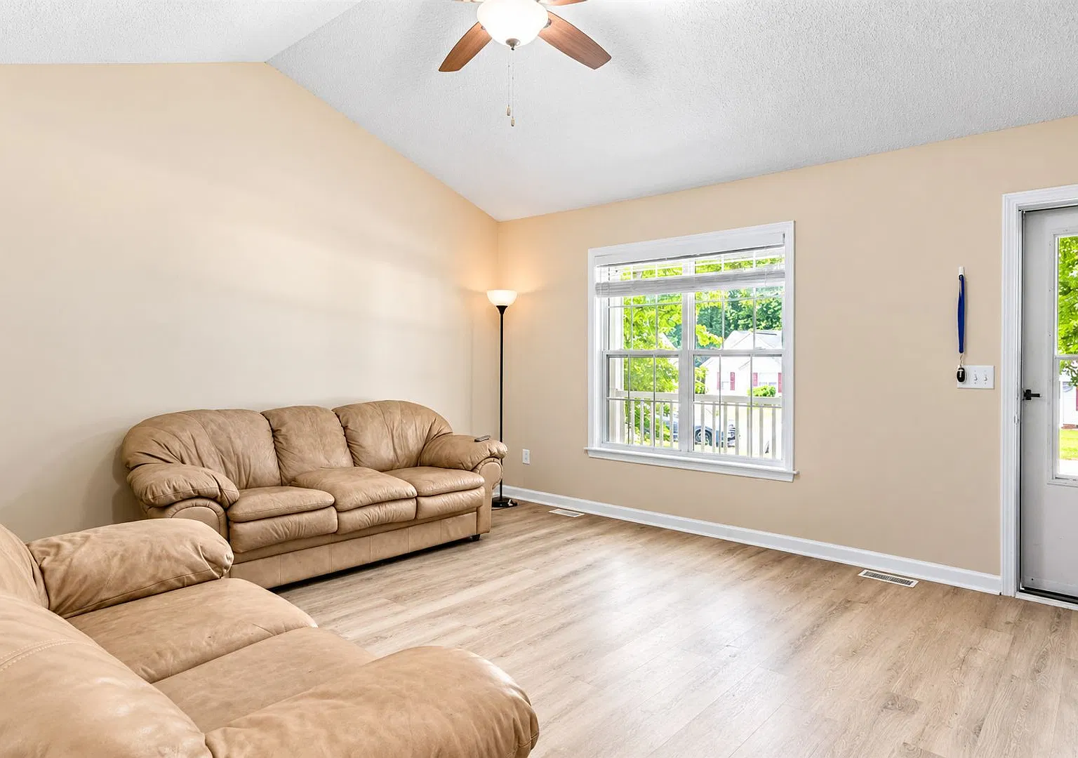 Charming 3-Bedroom Home with Modern Comforts & Cul-de-Sac Privacy — Photo 3