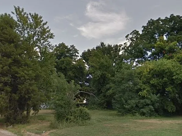 207 N 9th St, West Memphis, AR 72301
