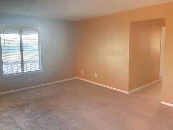 3rd image of 872 Gordon Smith Blvd