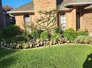 74 Legend Rd, Benbrook, TX 76132