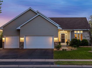 7033 Sussex Ln, Shakopee, MN 55379
