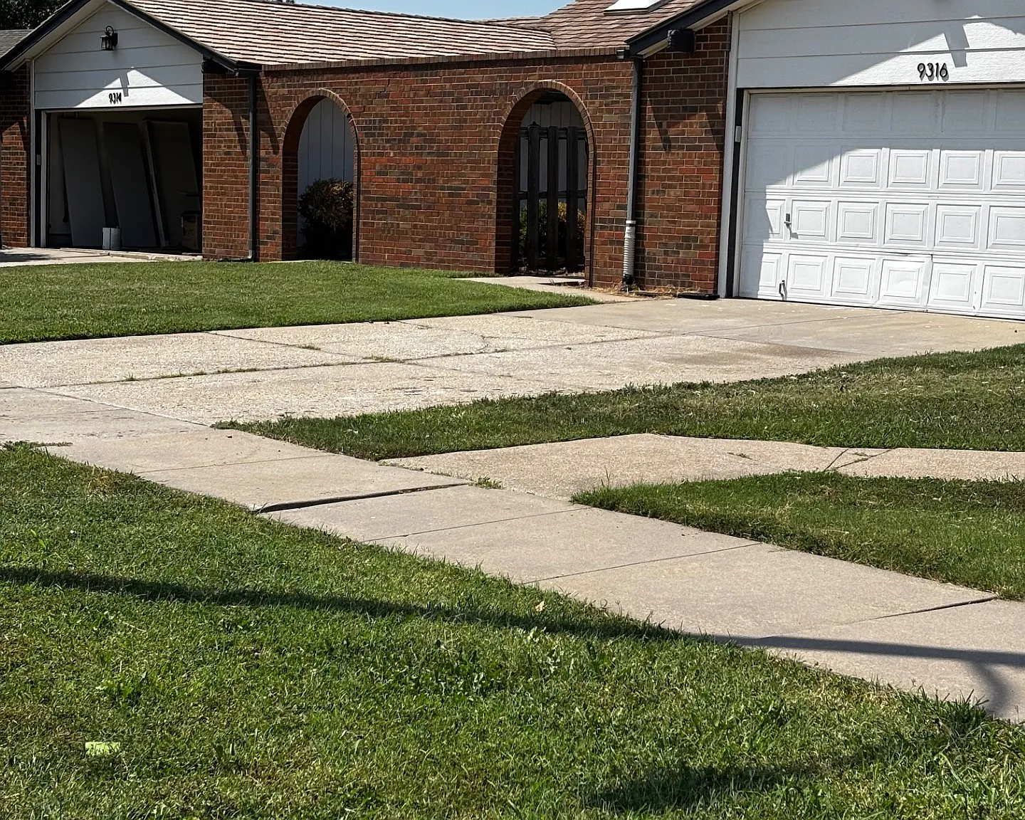 3 bed, 1900 sqft, $1,375 — Photo 1