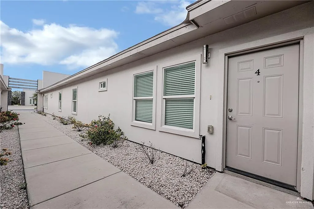 2 bed, 2.0 bath, 1074 sqft, $1,150 — Photo 3
