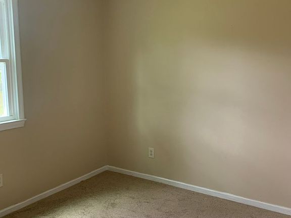 5th image of 955 Montclair Ave