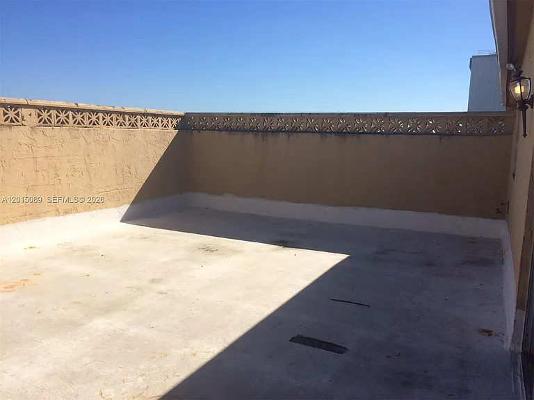 5100 SW 41st St #Penthouse 6 — Photo 2