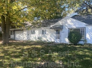 1109 Eastfield Rd, Lansing, MI 48917