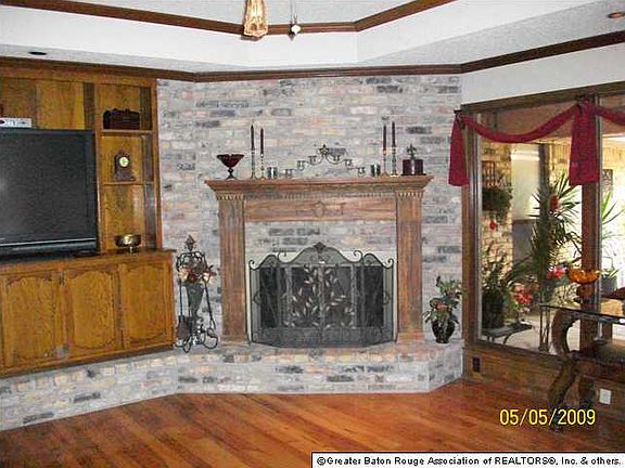 3rd image of 16405 Paint Ave