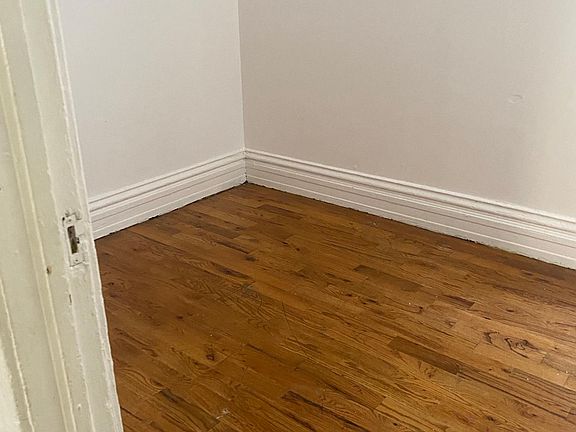 2nd image of 3534 W Fulton Blvd APT 1R