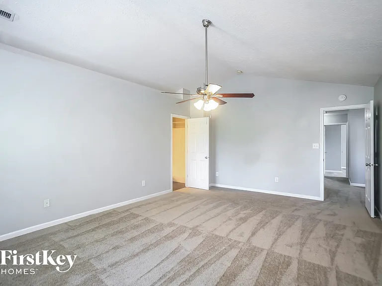 461 E Clear Lake Ln — Photo 11