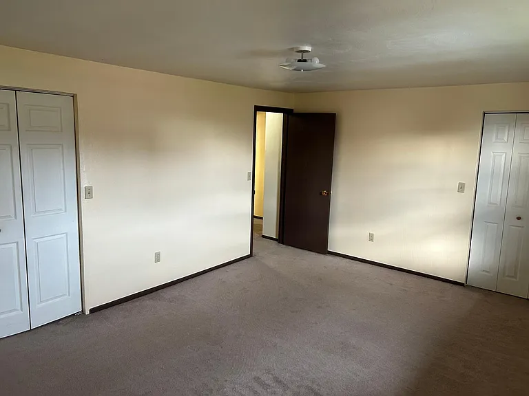 5 Maplewood Dr #12 — Photo 11
