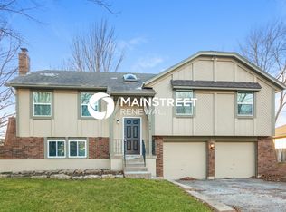 206 N Huntsman Blvd, Raymore, MO 64083