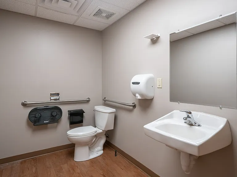 3327 W Capital Ave — Photo 7