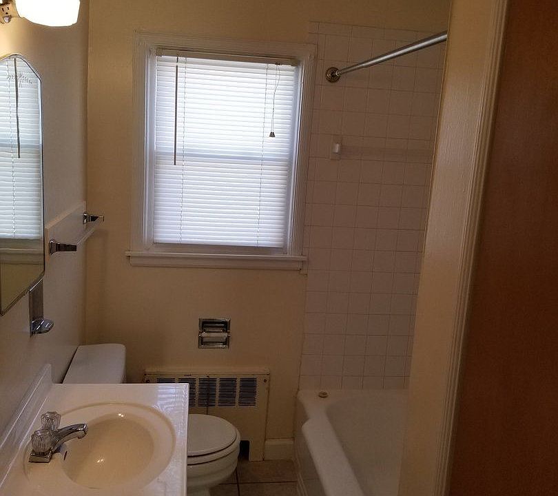 2nd image of 4732 Chicago St APT 2