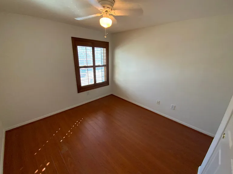 231 W Horizon Ridge Pkwy #1421 — Photo 9