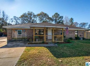 114 Colonial Cir, Clanton, AL 35045