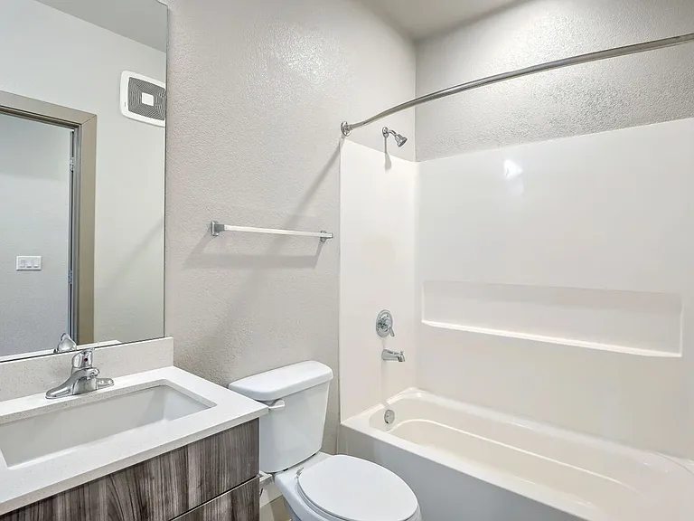 4923 King St — Photo 116