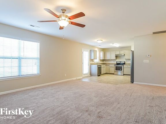 3rd image of 1012 Meadow Oak Dr