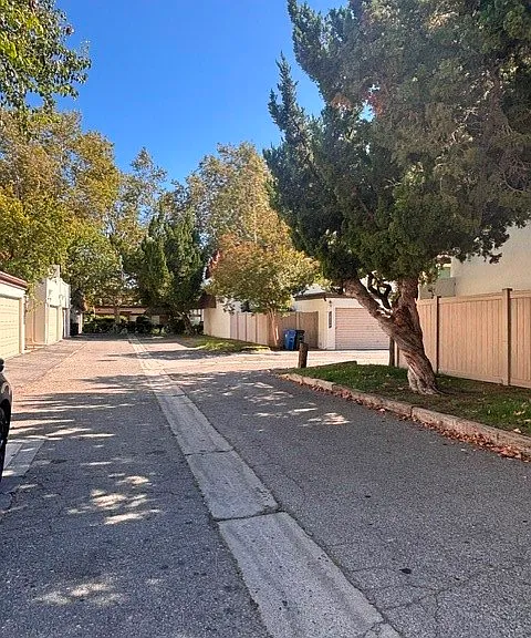 22350 James Alan Cir — Photo 16
