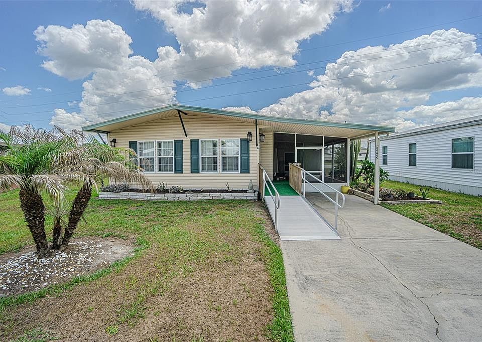 1st image of 34445 Countryside Dr