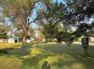 113 N 6th Ave, Edgemont, SD 57735